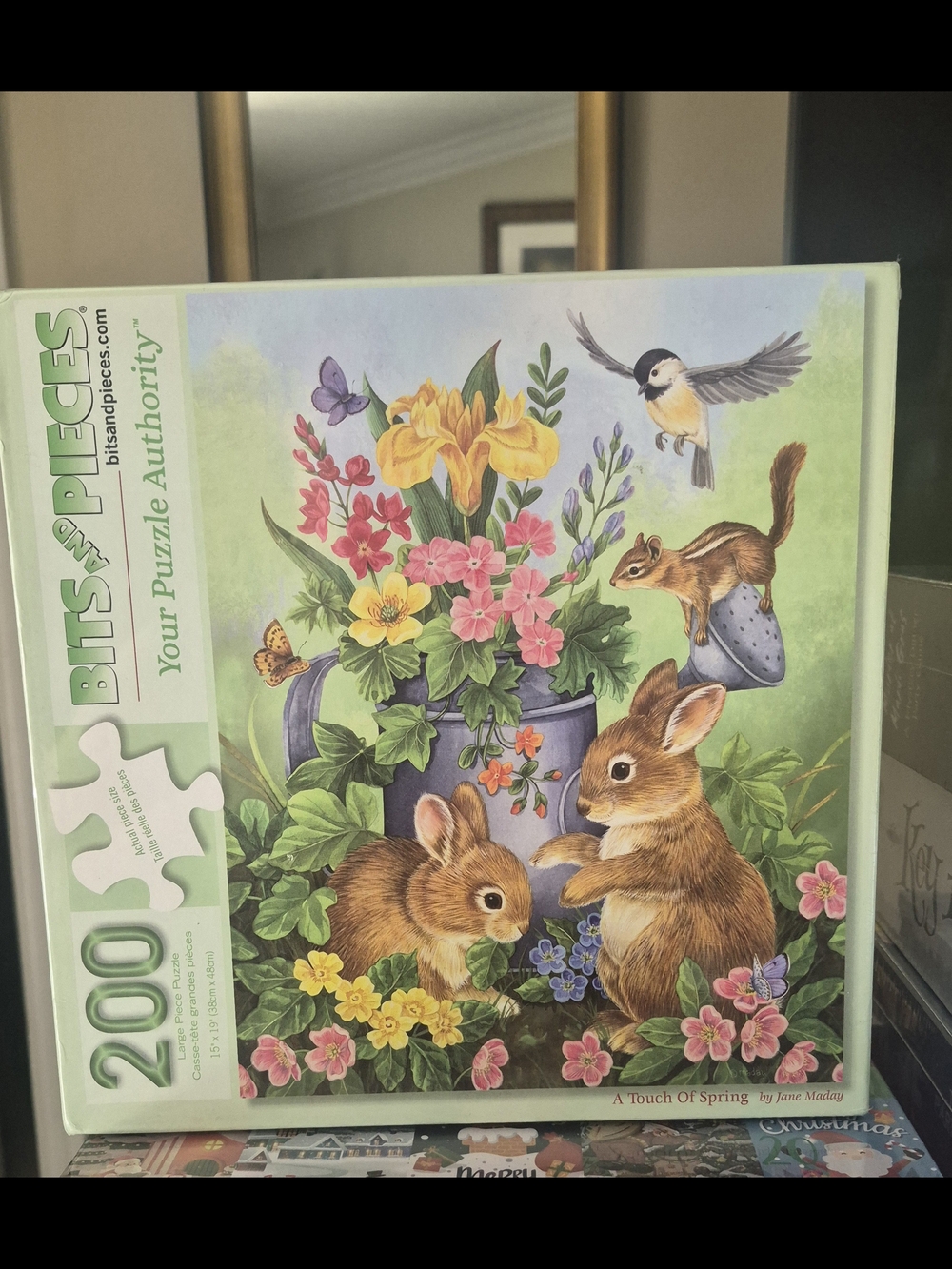 "A Touch of Spring" 200-Piece Rabbit Puzzle - Pastel Green